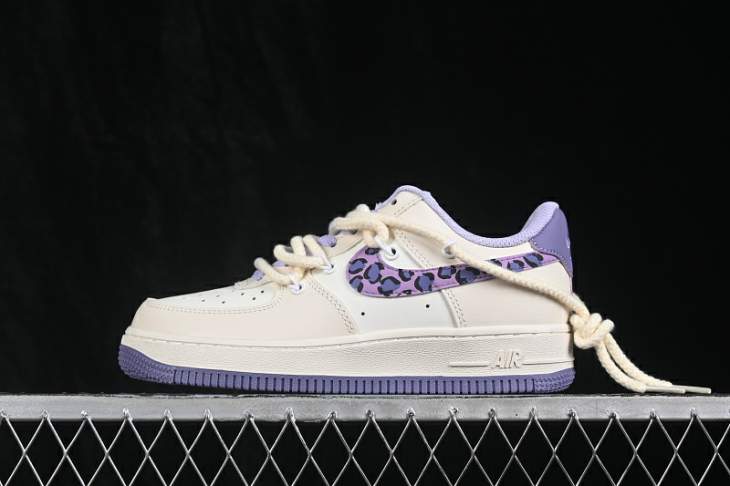 Picture of Air Force 1 _SKUfw23893628884014313fw